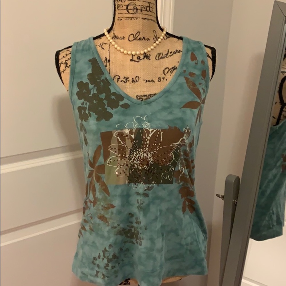 Sleeveless tank back tape measure shirt